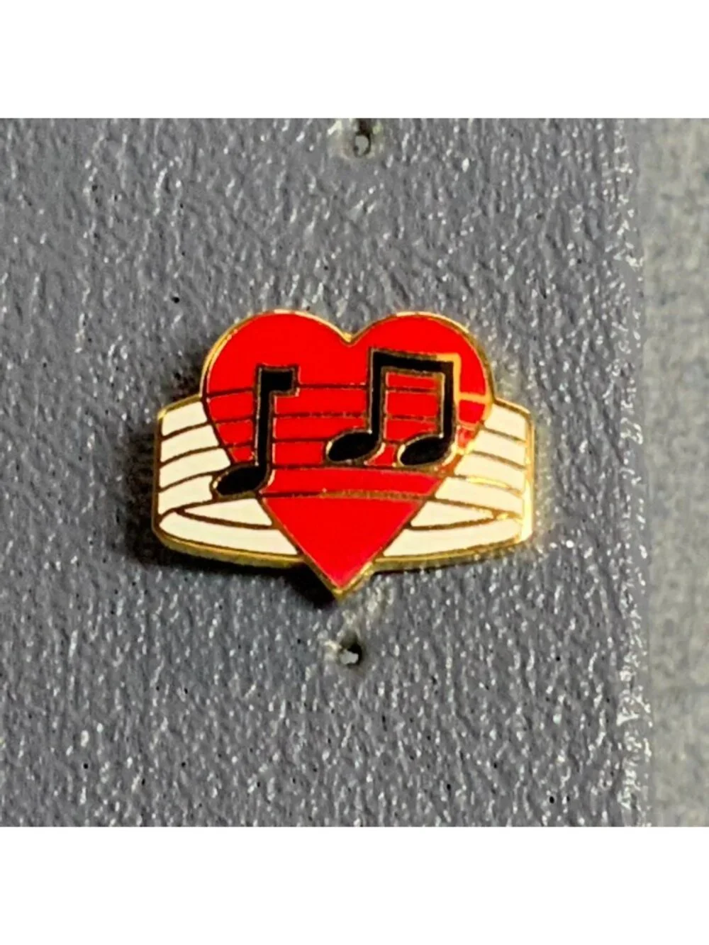 Heart Musical Notes Lapel Pin 0.75 In Gold Red Black Music Staff Enamel Tack